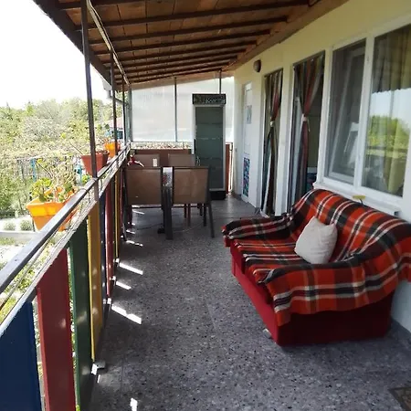 Guest house Мега Къща За Гости *
